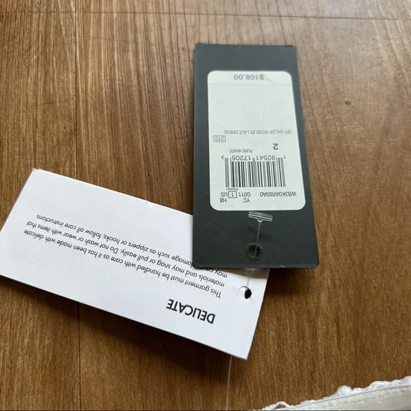 NWT GUESS off-shoulder dress - size 2 - Picture 11 of 16